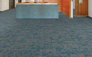 T515 Diminishing Grid Carpet Tile